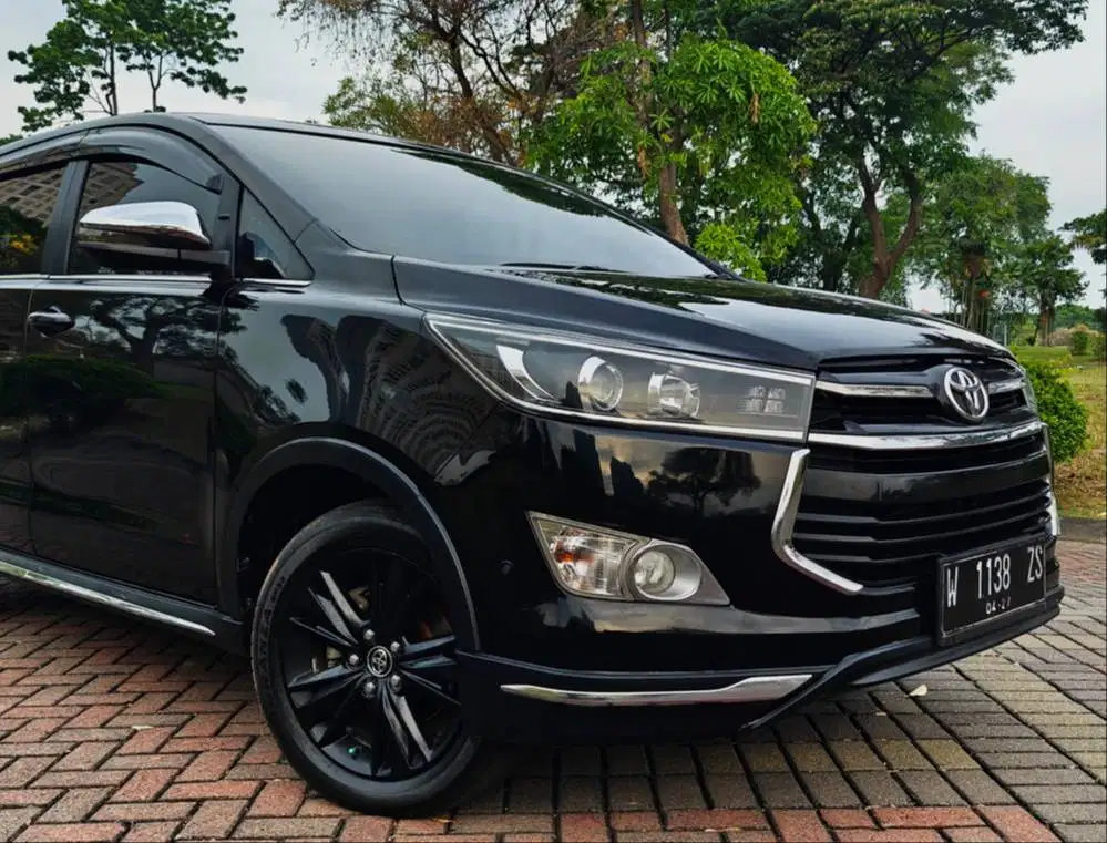 Innova 2.4 Venturer 2017 Diesel Manual pmk 2018 Nama Sendiri Istimewa