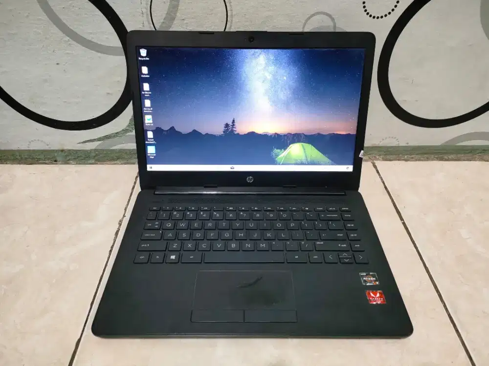 Laptop HP 14 - bs745TU