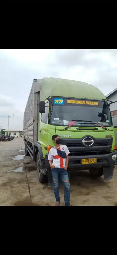 Saya sedang nganggur dan sedang mencari pekerjaan driver antar barang