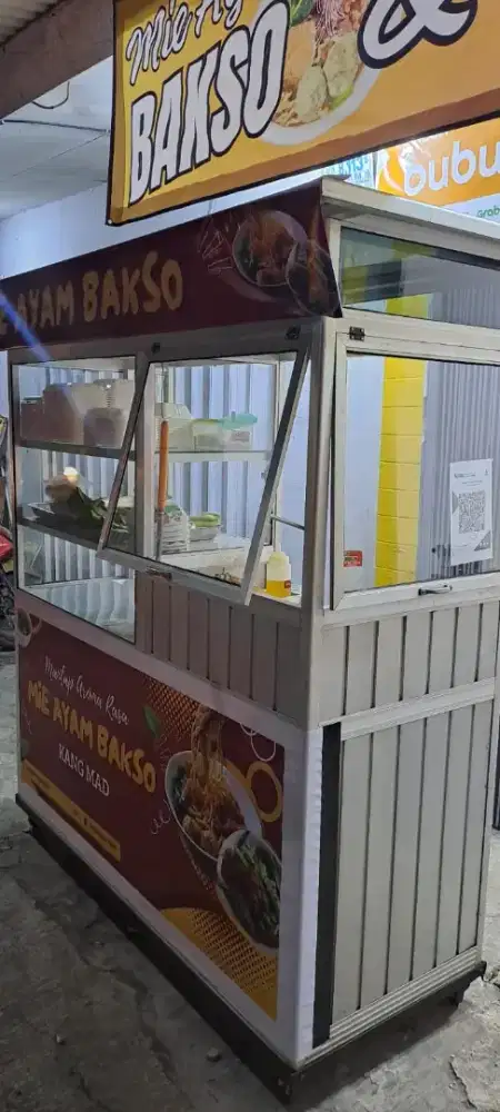 Dijual borongan paket lengkap Gerobak peralatan mie ayam bakso