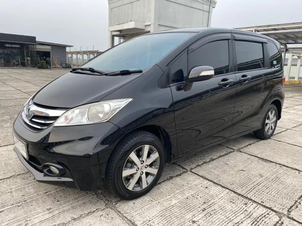 Honda Freed PSD 2013 Hitam Service Record 1.5 E Matic AT AC Blm Double