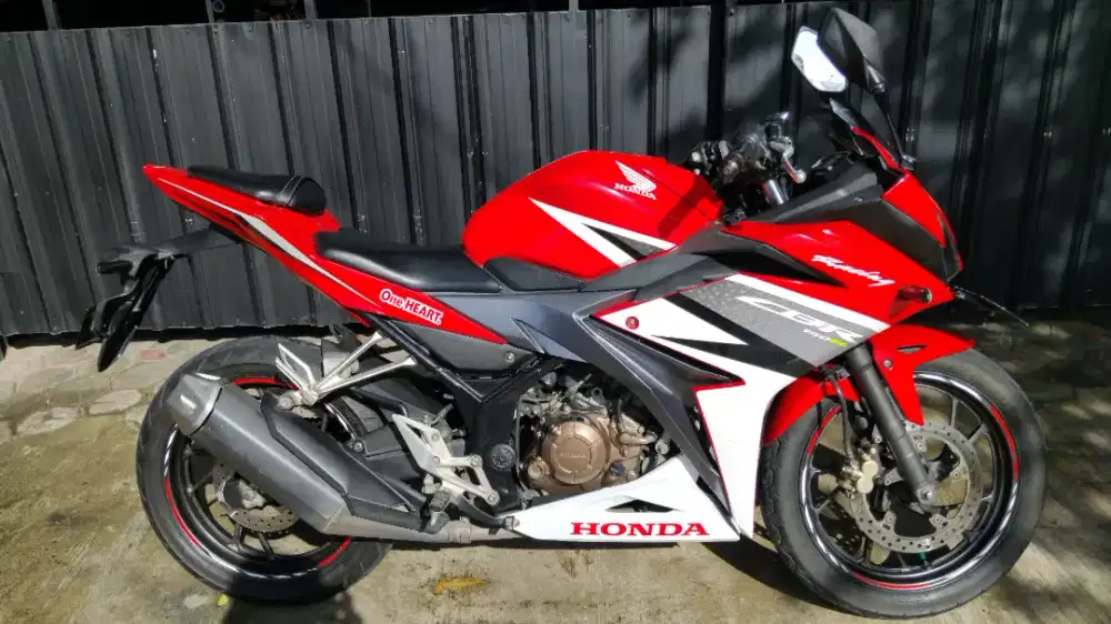 CBR 150R FACELIFT 2017 WARNA MERAH PUTIH