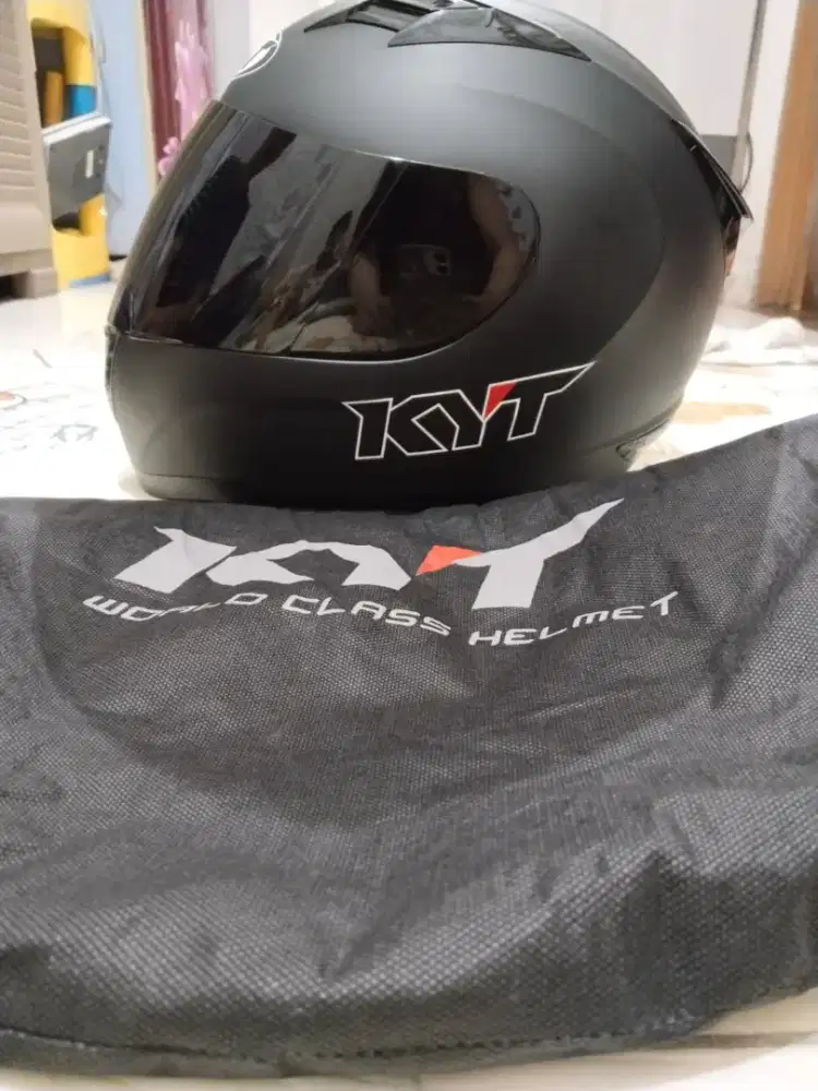 KYT R10 black doff full face