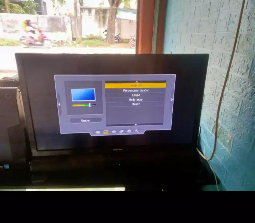 Tv LED merk Sharp Aquos 32inch