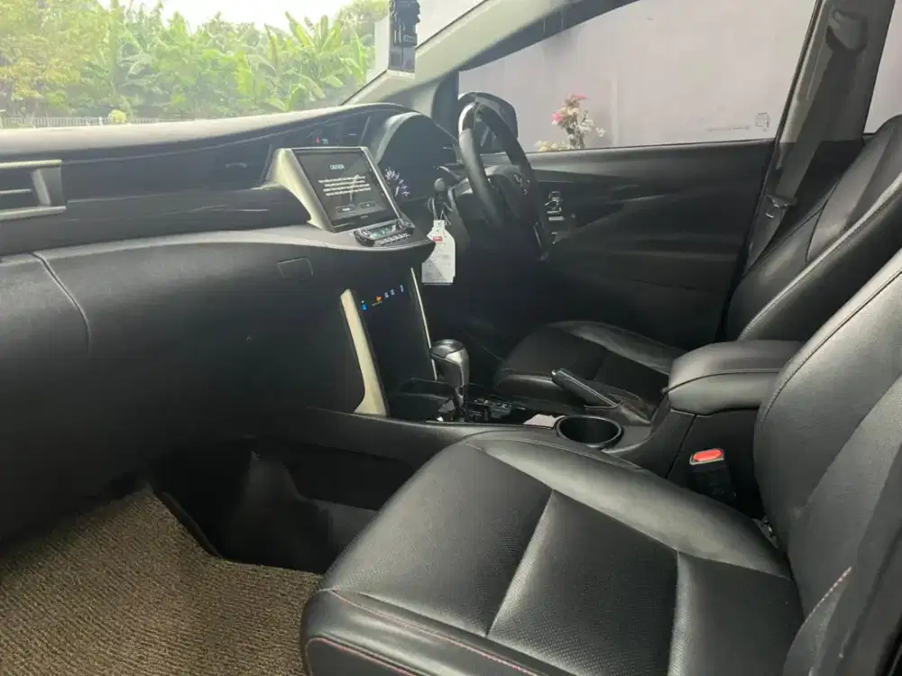 INNOVA VENTURER DIESEL 2.4 AT 2021