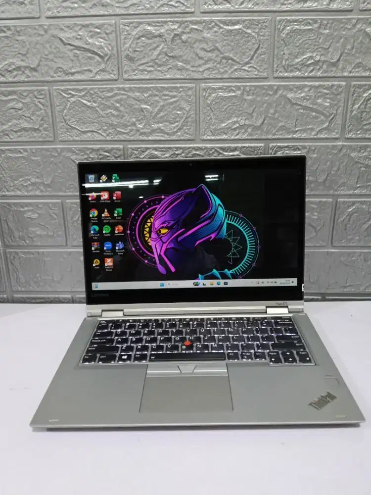 Lenovo Thinkpad Yoga 370 Intel core i5 Gen 7 ram 16gb SSD 256gb