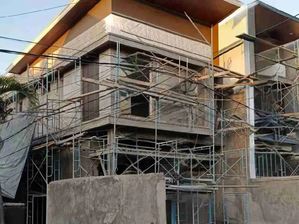 RUMAH NEW BRAND HOME DAERAH MANYAR STRATEGIS DEKAT MERR KERTAJAYA