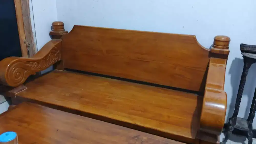 Furniture bahan kayu