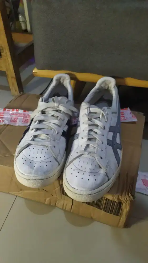 Sepatu asics uk 40
