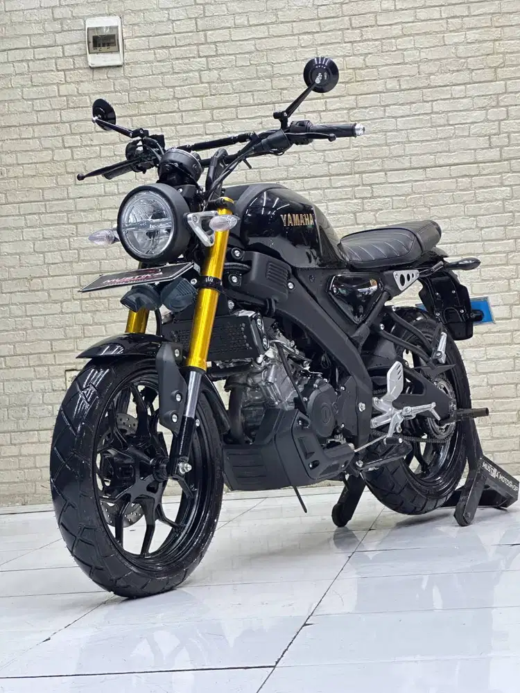 XSR 155 Unit Simpanan odo 800 Perak