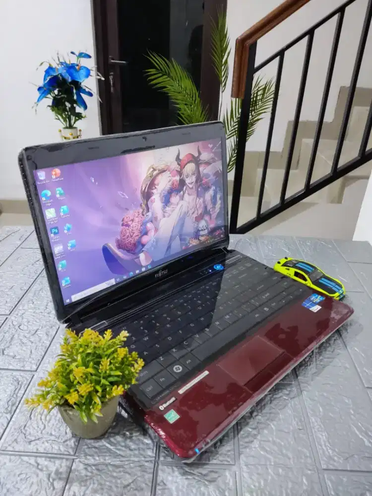 Fujitsu Lifebook LH513 Pro Maroon Edition [RAM 16GB + SSD]