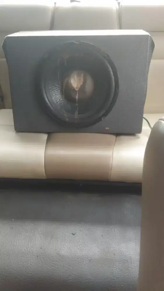Butuh Uang,jual subwoofer dan power audio bekas
