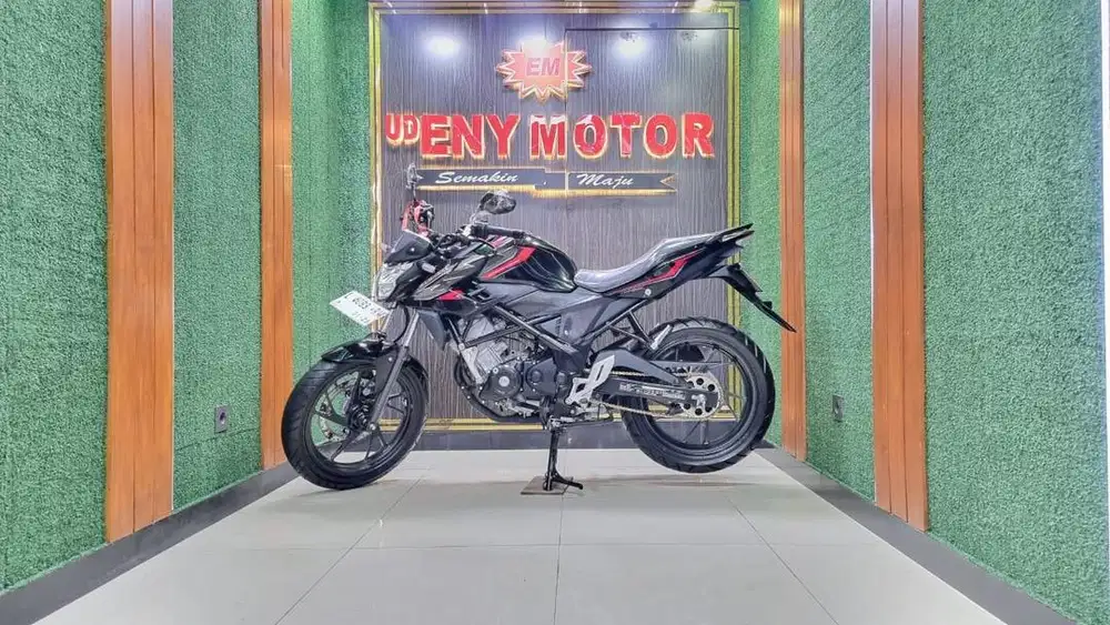 ENY MOTOR - HONDA CB 150R STREETFIRE 2017! PROMO DP MURCE