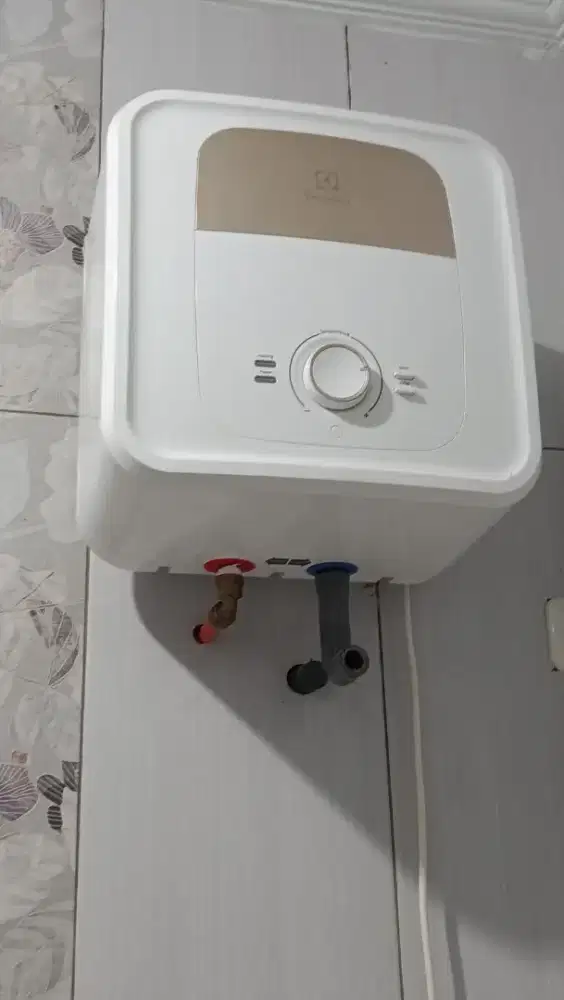 Pemanas air listrik electrolux
