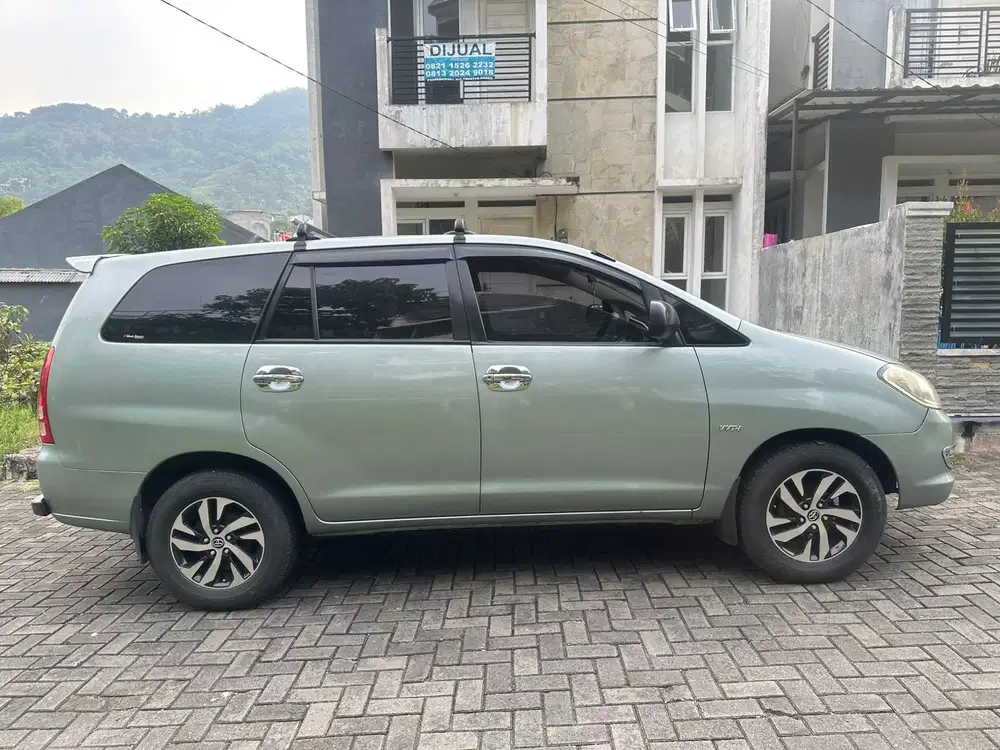 Toyota Kijang Innova 2005 Bensin