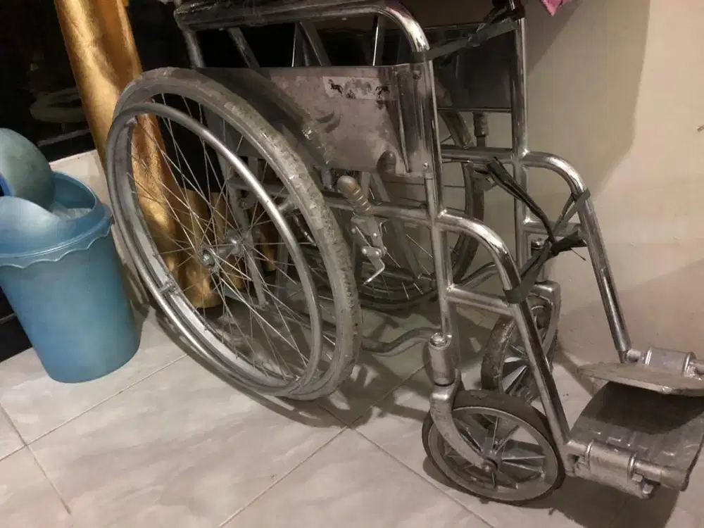 Kursi Roda Bekas