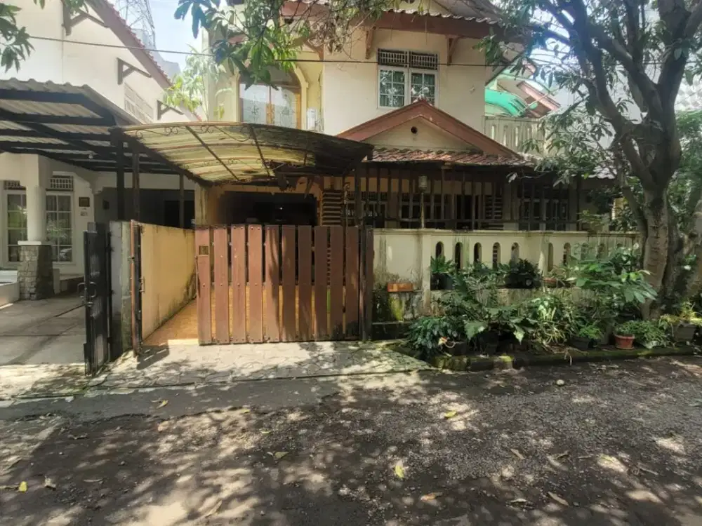 Jual Cepat Rumah  2 Lantai Asri dalam Cluster di Sektor 9