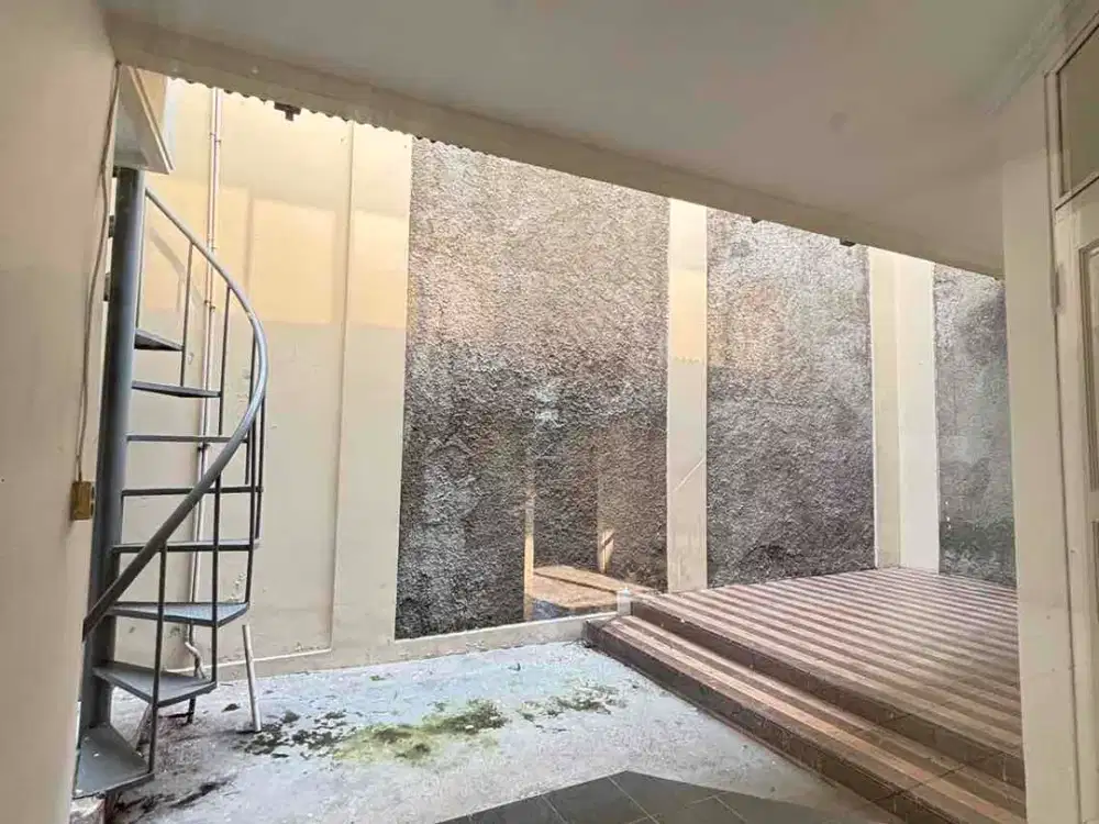 Dijual rumah Taman golf modernland cipondoh