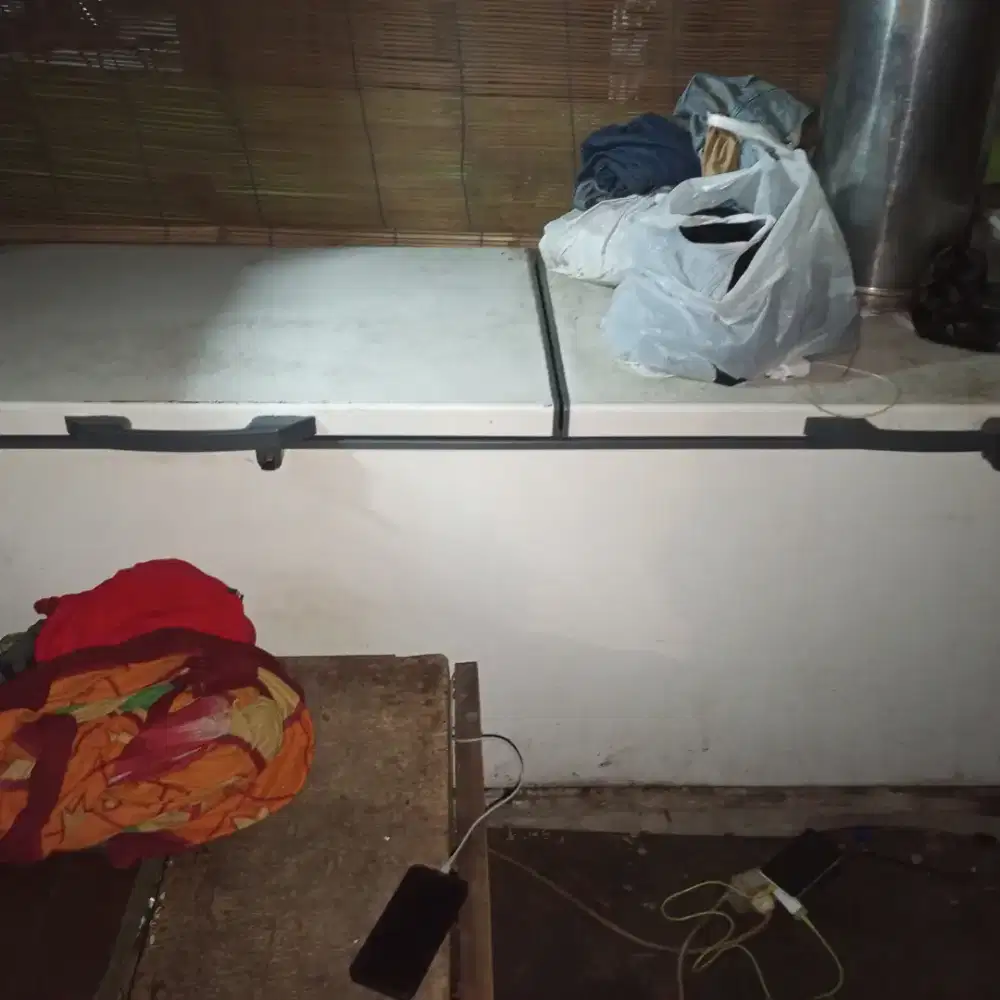 Kulkas freezer kapasitas 1000 liter