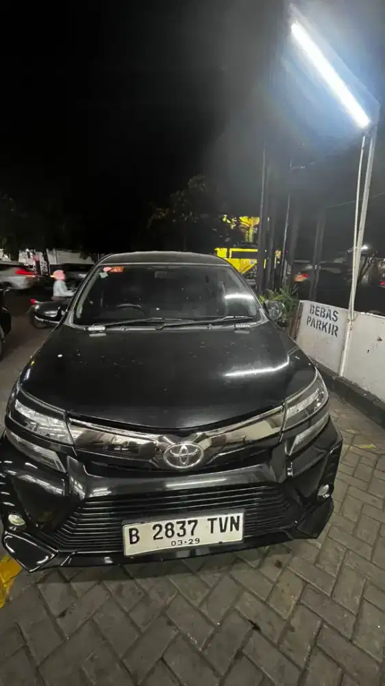 Avanza Veloz 2020 black
