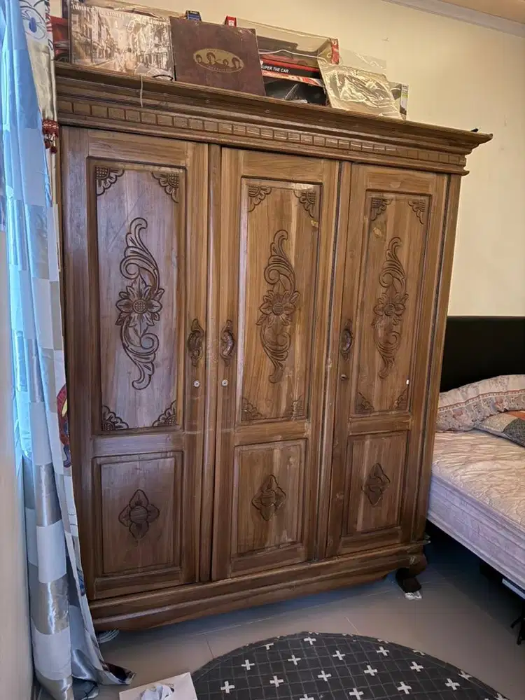 Lemari jati 3 pintu