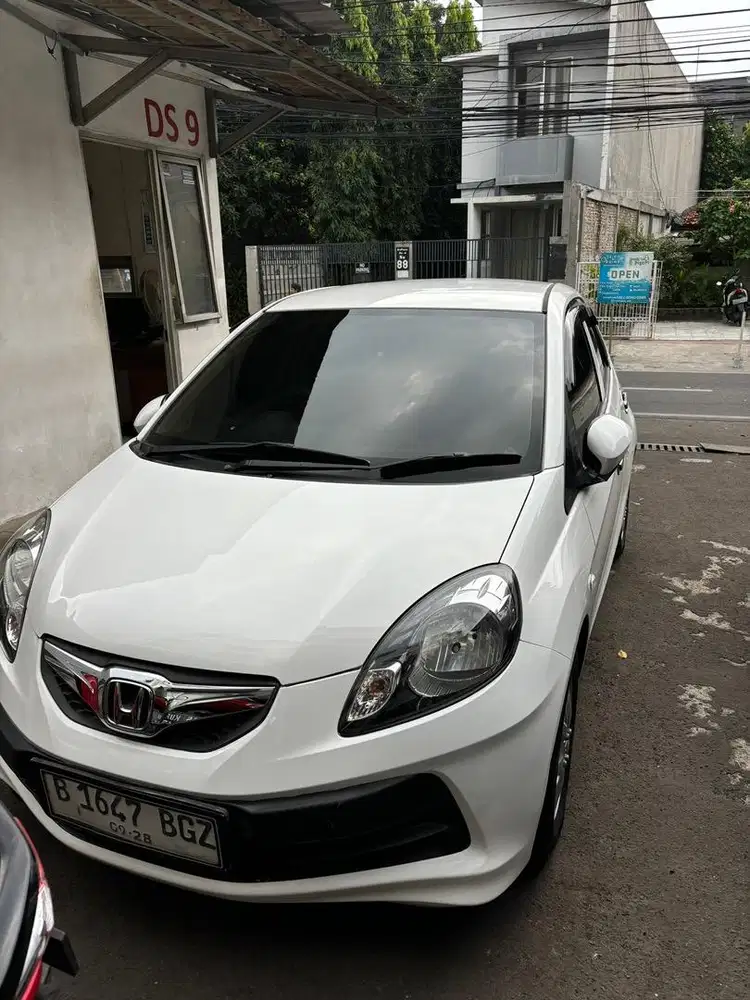 Brio Satya E 1.2 M/T 2014 putih