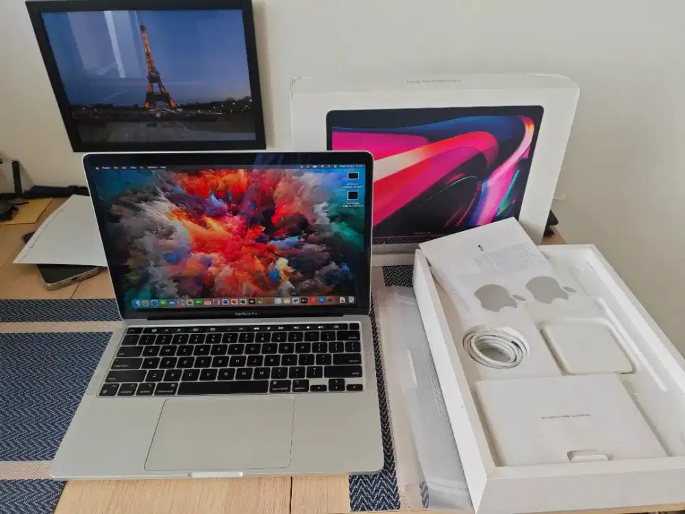 MacBook Pro M1 2020 Silver Like New 256gb