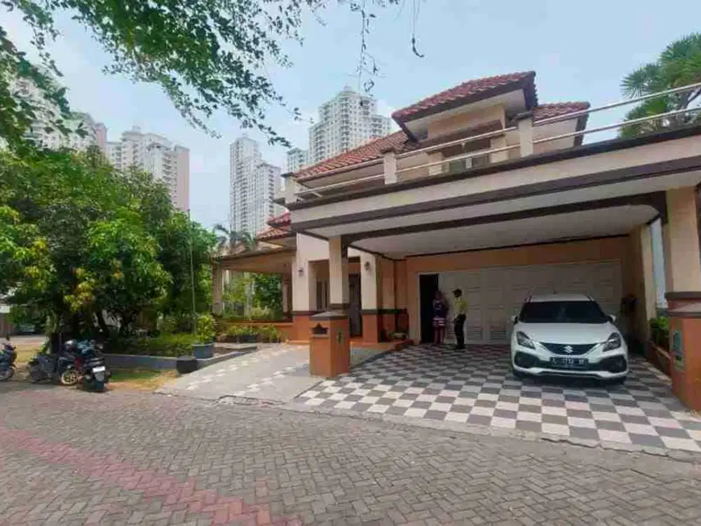 Rumah Murah Vila Regensi Pakuwon Indah dekat Pakuwon mall, graha famili