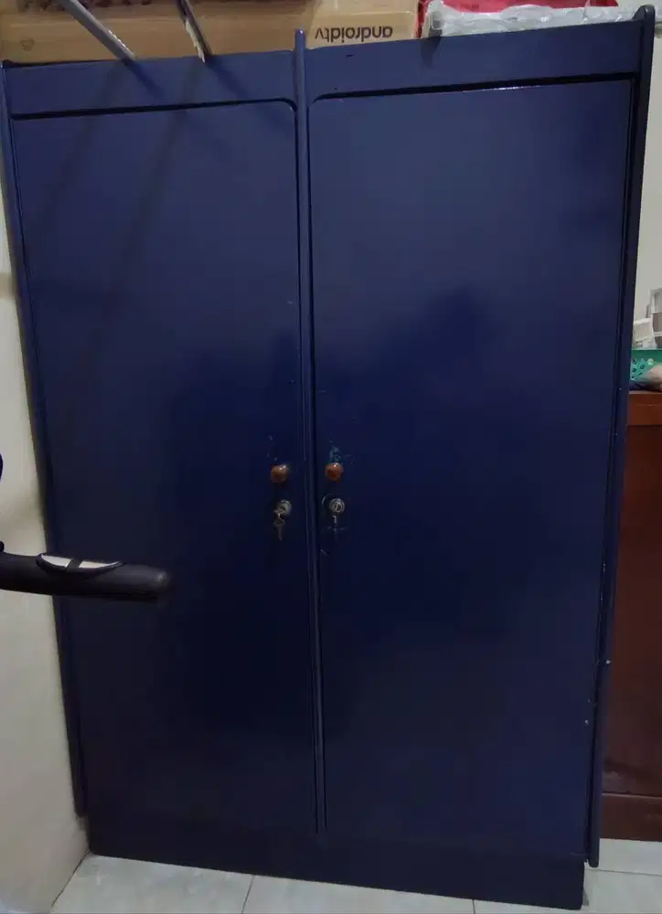 Lemari kayu jati