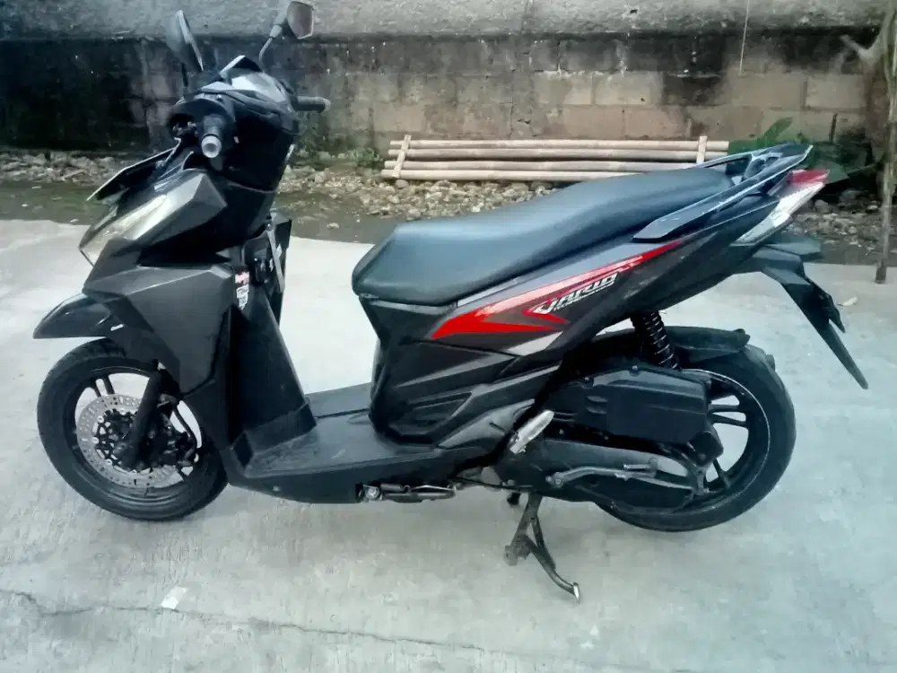 Jual motor Vario segitu ada nyh tahun 2015 PJK idup sampe 2026