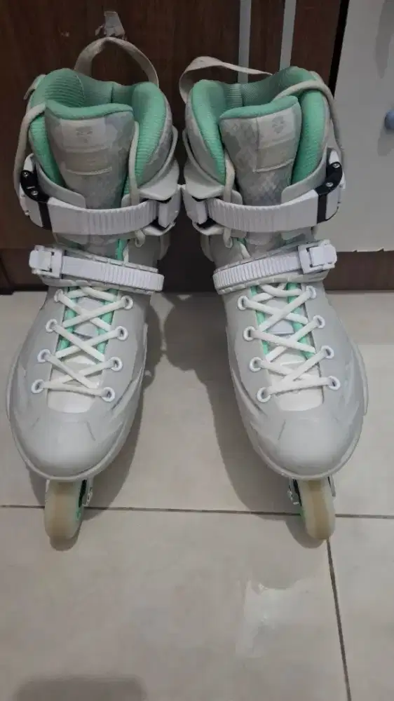 Sepatu Roda Inline Skate Flying Eagle X3 Shrike Pearl - 40-41