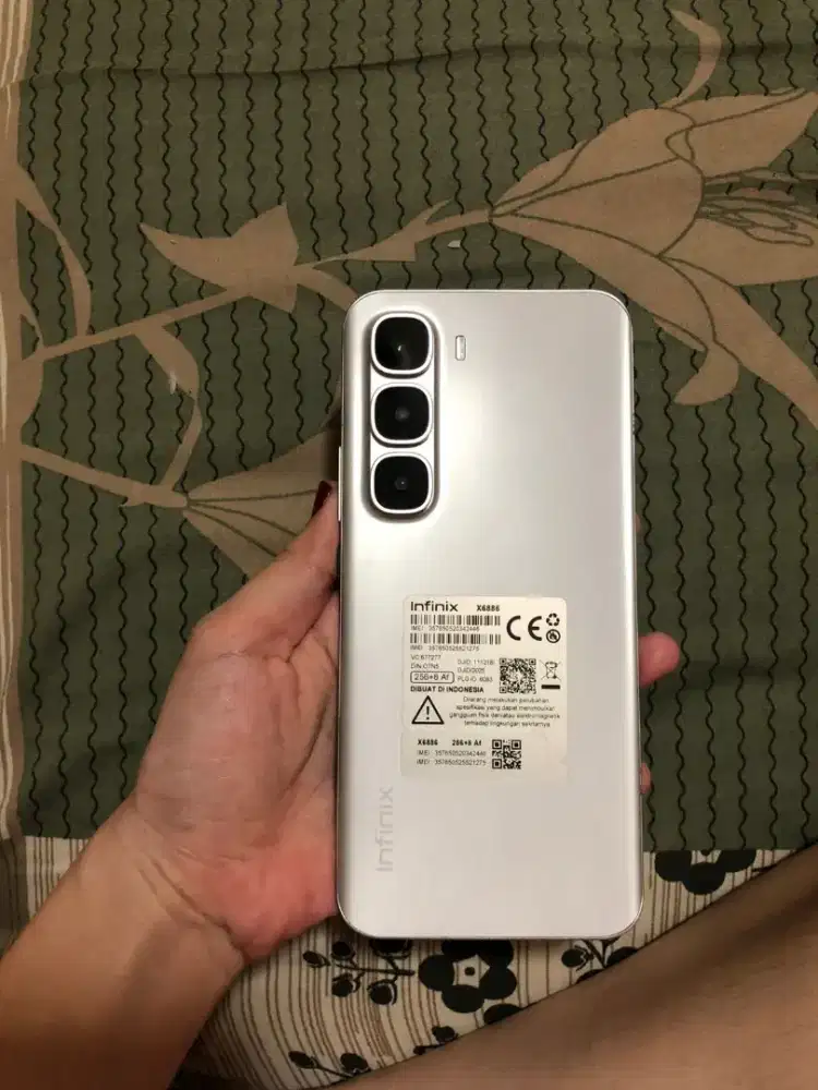 Infinix HOT 60 Pro Plus dan Tecno Spark 20 Pro Plus 8/256 Like New