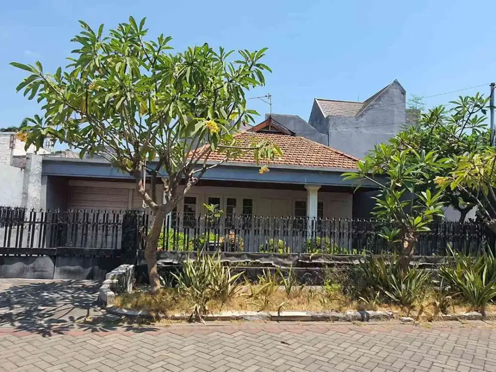 Rumah Tengah Kota Di Jl. Ogan Surabaya Pusat