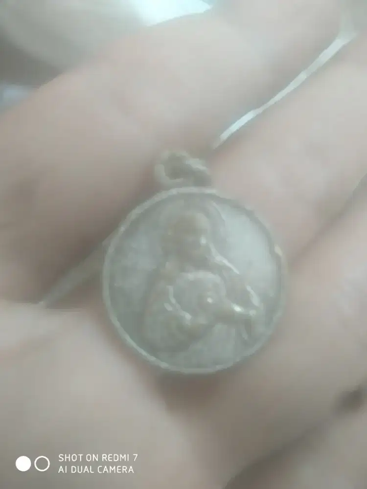 Mendali perak katolik