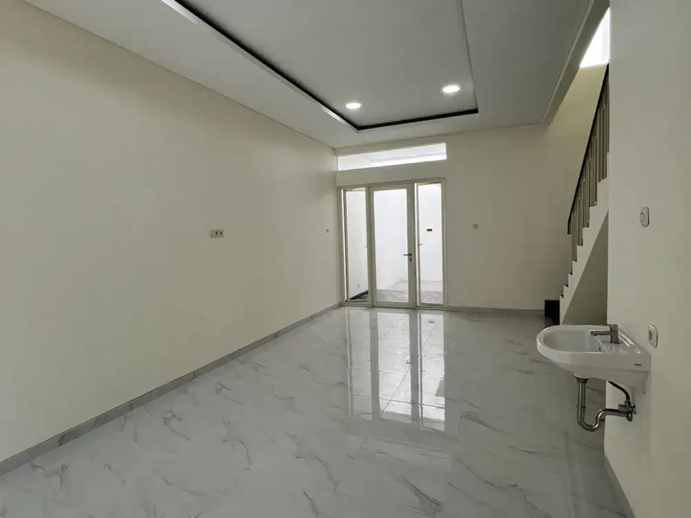 Rumah Raya jemur Sari Tempat strategis
