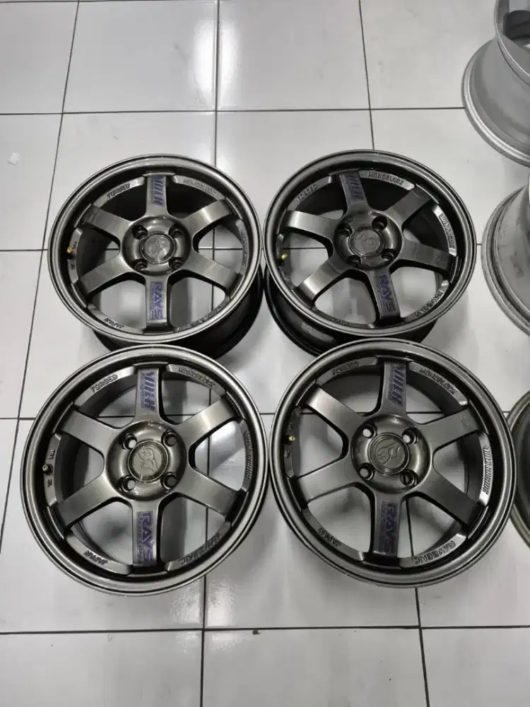 Velg Rep.Volk rays Te37 R15 pcd 4×100 lebar 6,5 et40..4pcs