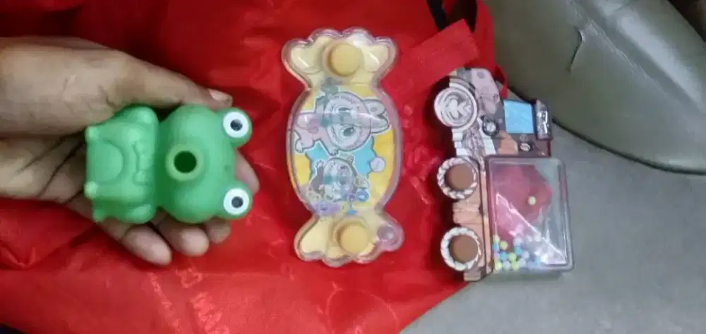 Di jual mainan anak kayak geme air wa dan hp buruan murah aja