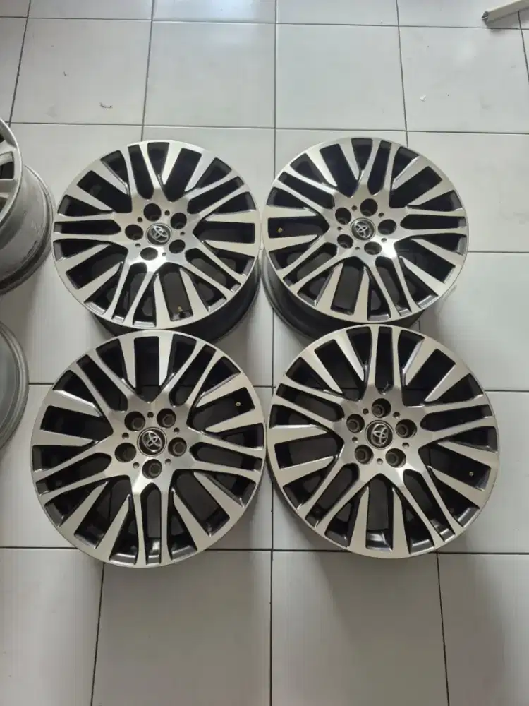 Velg oem Toyota alphard R18 pcd 5×114.3 lebar 7,5 et45..4pcs