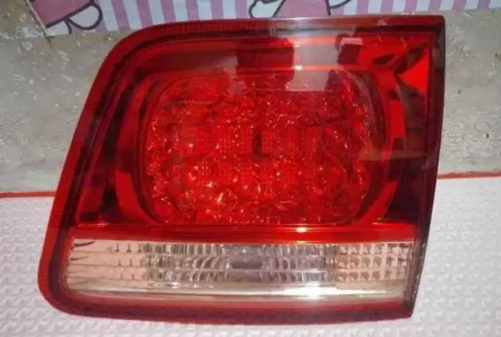 Lampu bagasi Fortuner 2007