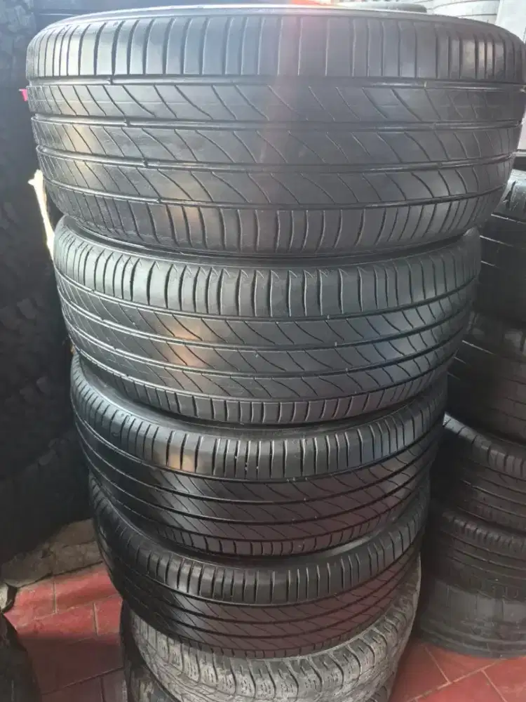 Ban copotan alphard mechlin premacy3 225/55 R18 90% 2022..4pcs