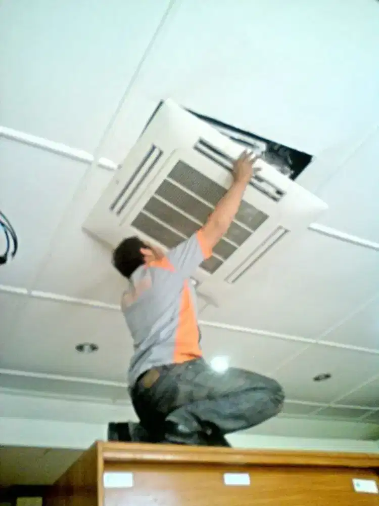 Service Ac,Mesin Cuci,Kulkas,Pompa Air dan Bongkar Pasang AC.