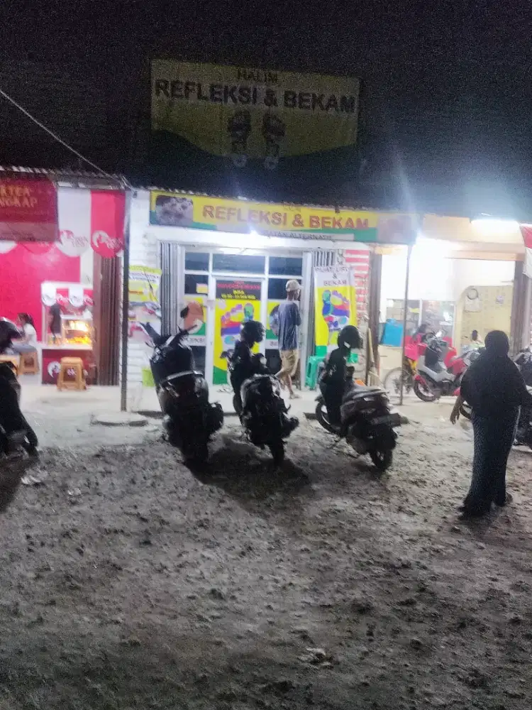 Terapis Pijat Refleksi dan Bekam