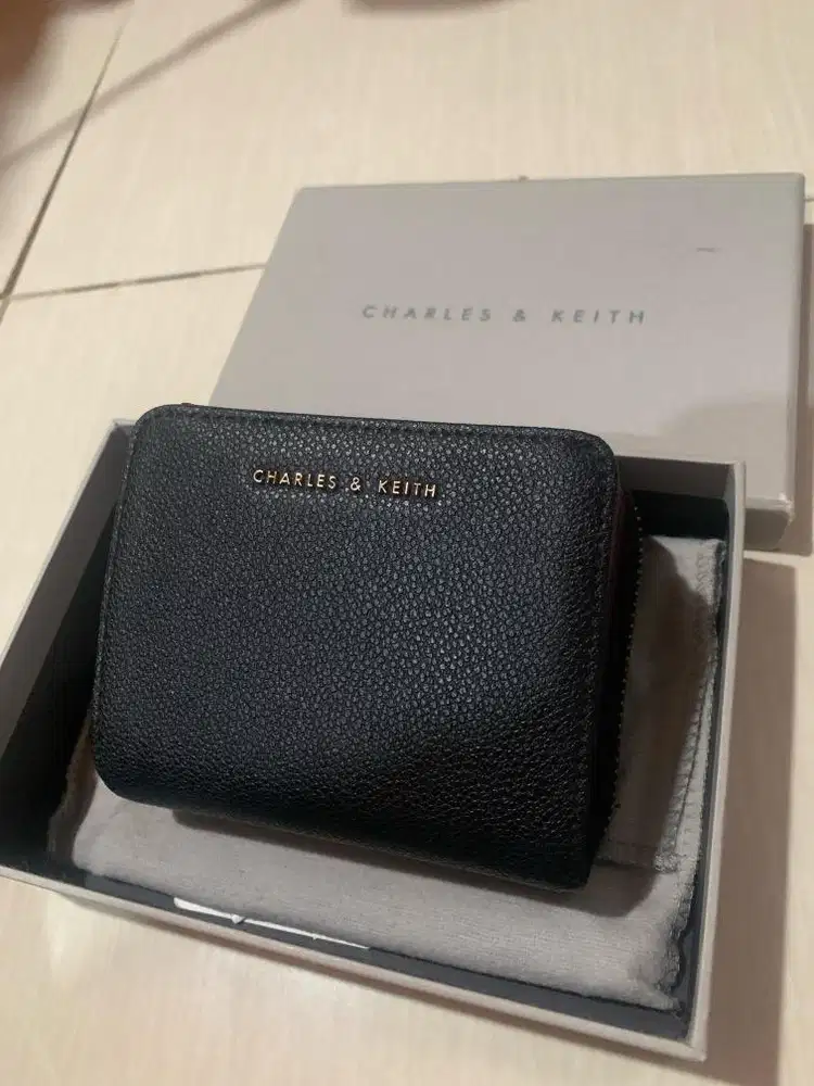 Dompet Charles & Keith