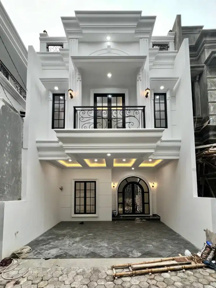 Dijual Rumah Baru American Classic di Dalam Cluster Jagakarsa