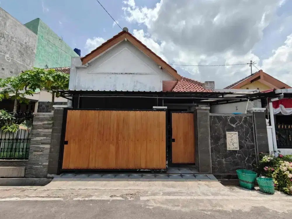 Rumah Bagus Dekat Dengan Pinti Tol Klodran