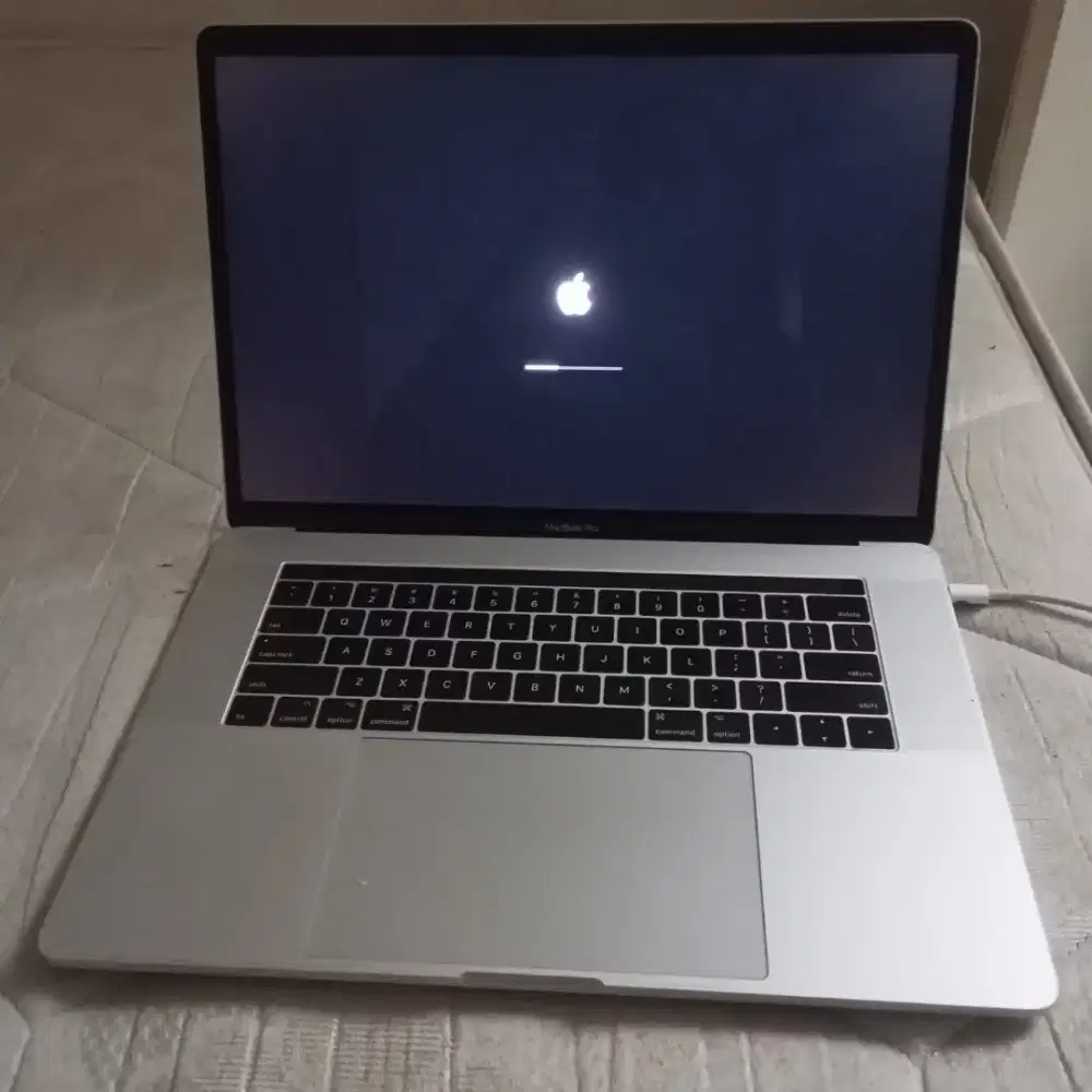 MacBook Pro 2017 Touch Bar 15 Inch