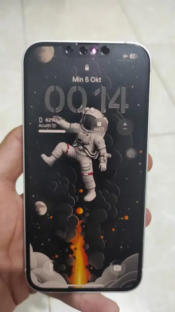 Iphone 13 starlight ibox garansi aktif sampai agustus 2026