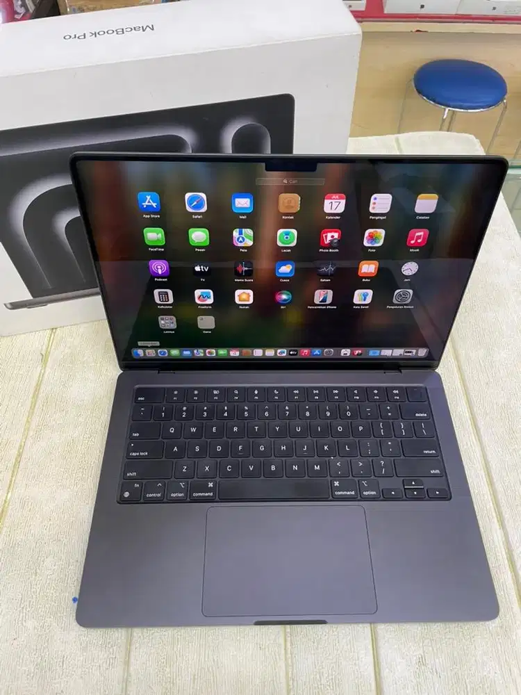 (ibox) Macbook pro M3 pro 14 18gb/512gb cpu 11 core gpu 14core ibox