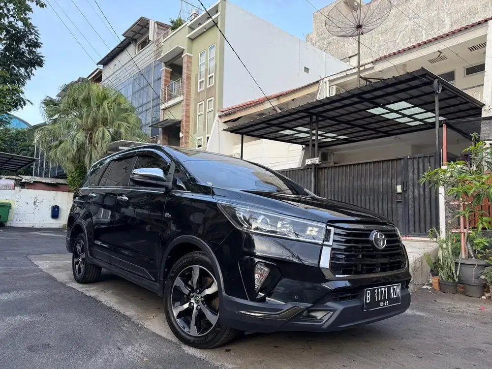 Toyota Innova Venturer 2020 AT Facelift