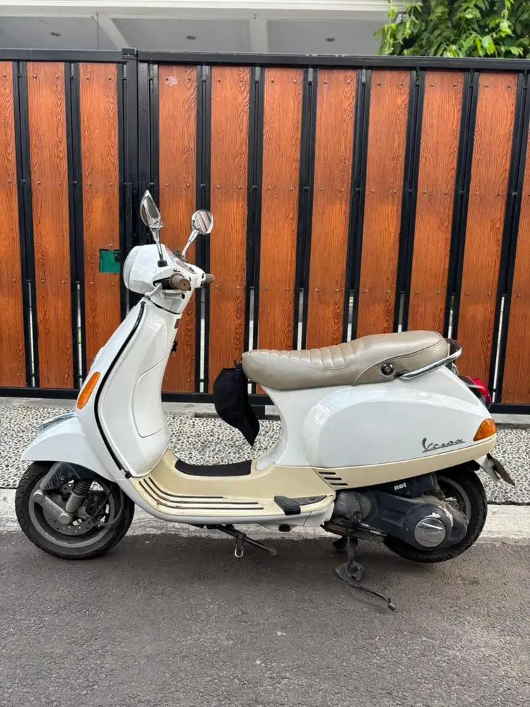 Piagio LX-150ie injeksi 2V